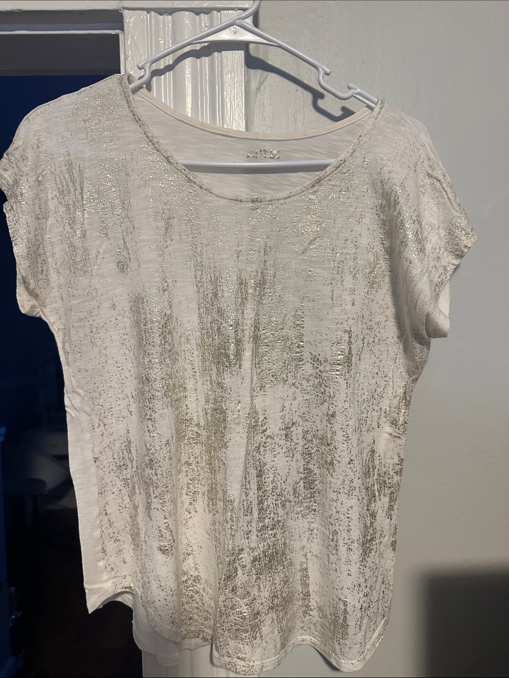 Apt. 9 White Short Sleeve Tee with Silver Foil Detail